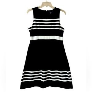 MADEWELL Dress Black with White Stripes. Front Pockets. Size Small.